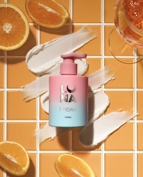 LunaMoon One more Aperol, 300 мл &ndash; крем увлажняющий (апельсиновый спритц) без шиммера, с дозатором 001991 фото