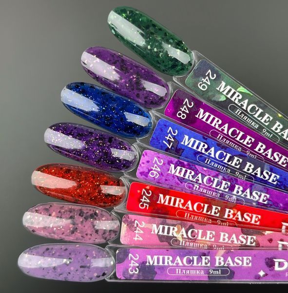 База для ногтей Дизайнер Miracle base №243 с хлопьями Юки, 9 мл 004885 фото